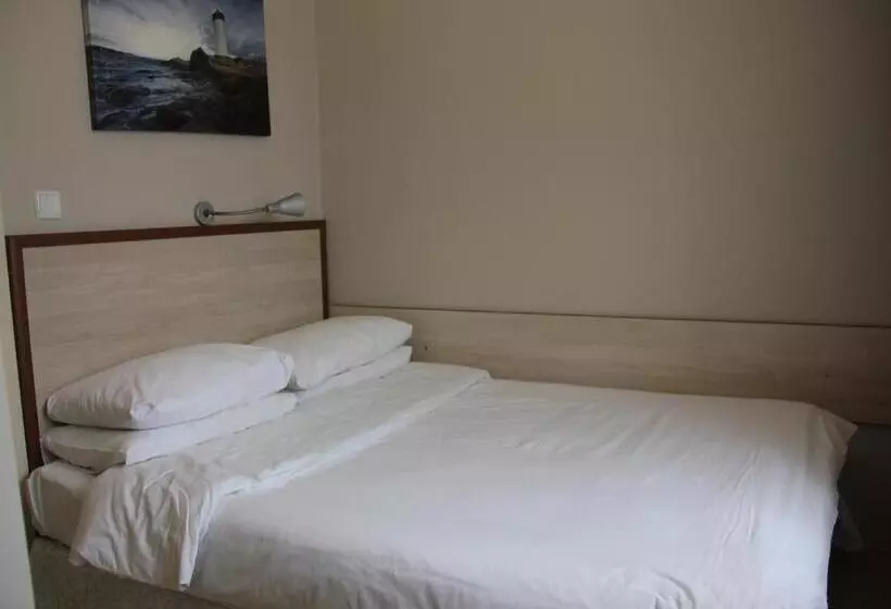 Hotelli Crowded House