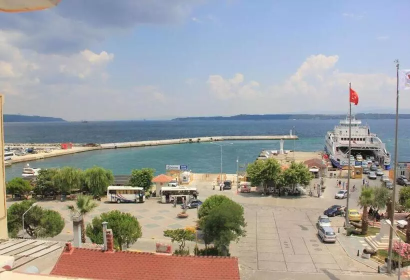 Hotelli Crowded House