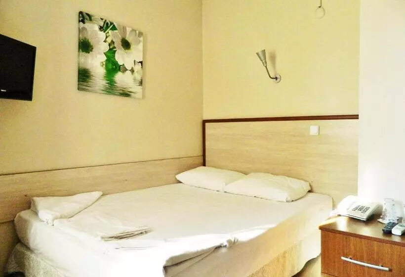 Hotelli Crowded House