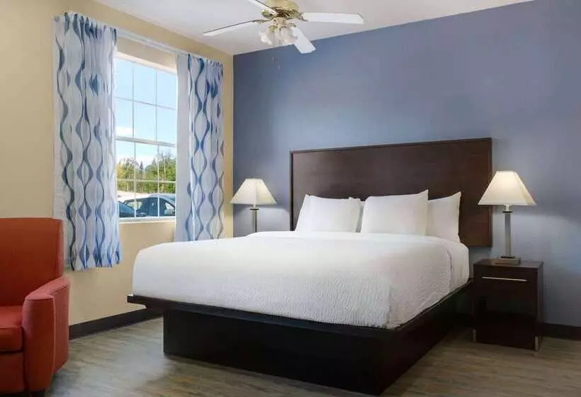 هتل Days Inn & Suites By Wyndham Dfw Airport South Euless