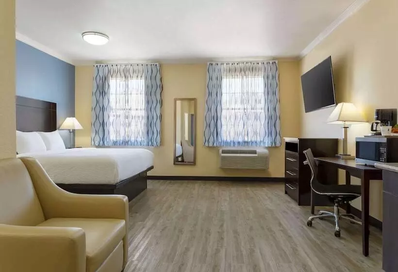 هتل Days Inn & Suites By Wyndham Dfw Airport South Euless