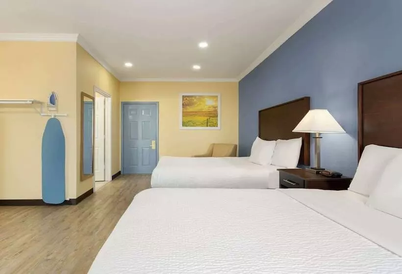 هتل Days Inn & Suites By Wyndham Dfw Airport South Euless