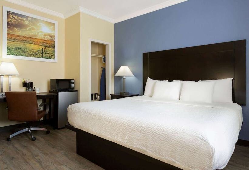 هتل Days Inn & Suites By Wyndham Dfw Airport South Euless