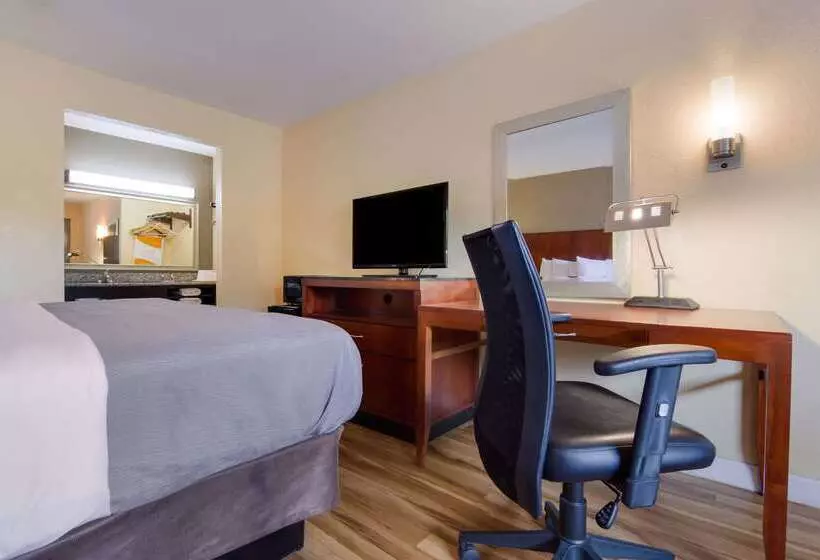 Отель Econo Lodge Battleboro  Rocky Mount I95