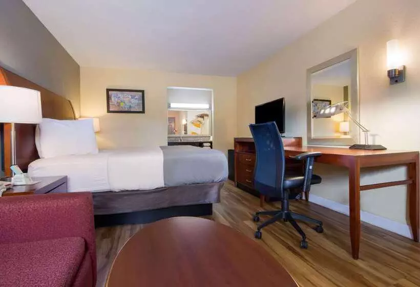 Отель Econo Lodge Battleboro  Rocky Mount I95