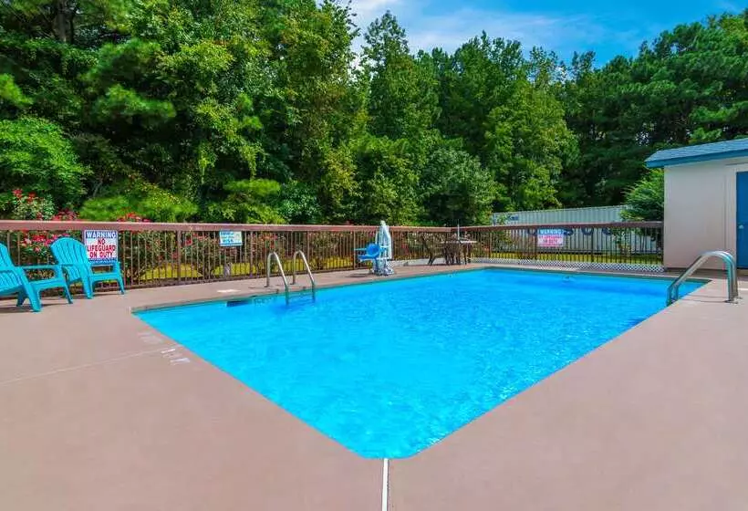 Отель Econo Lodge Battleboro  Rocky Mount I95