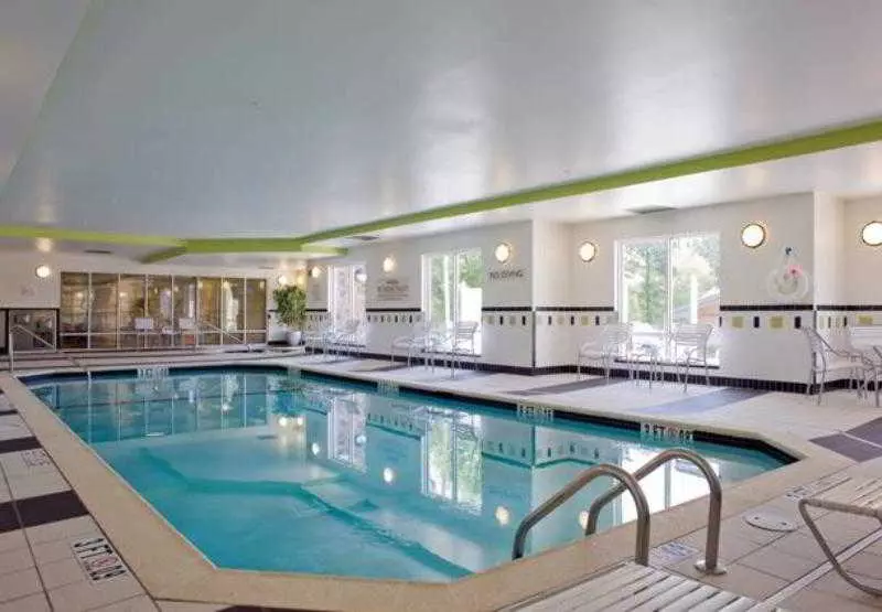 Отель Fairfield Inn & Suites By Marriott Commerce