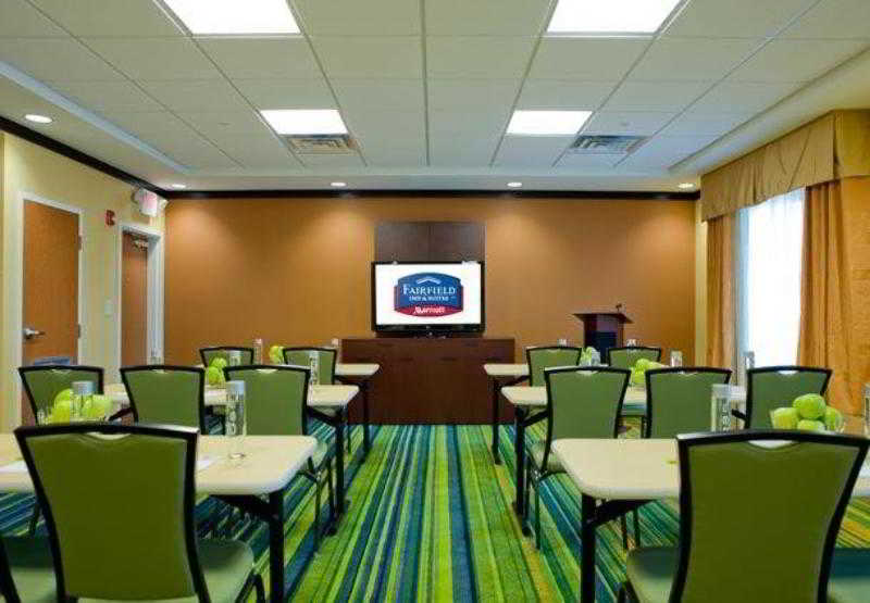 ホテル Fairfield Inn & Suites By Marriott Commerce