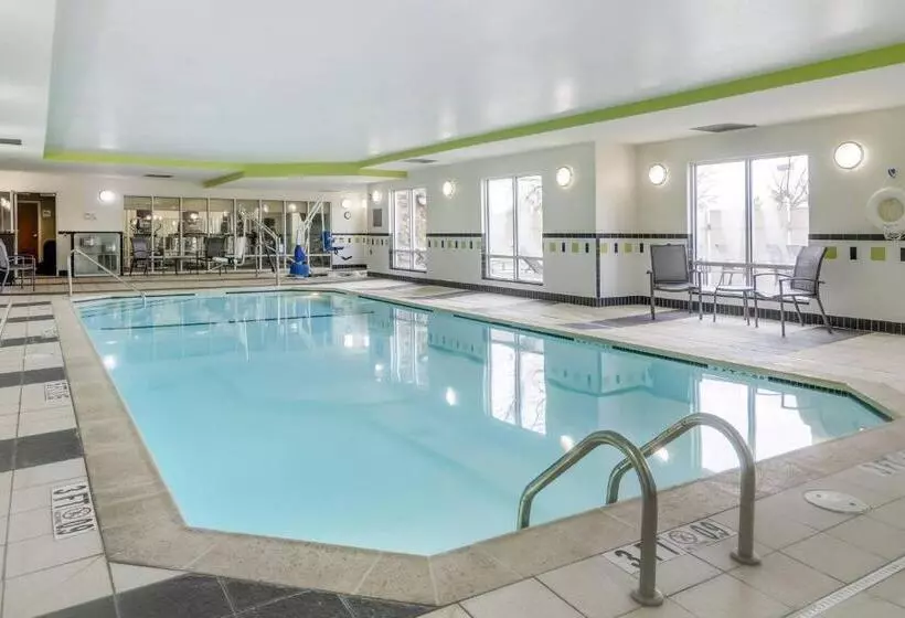 Отель Fairfield Inn & Suites By Marriott Commerce