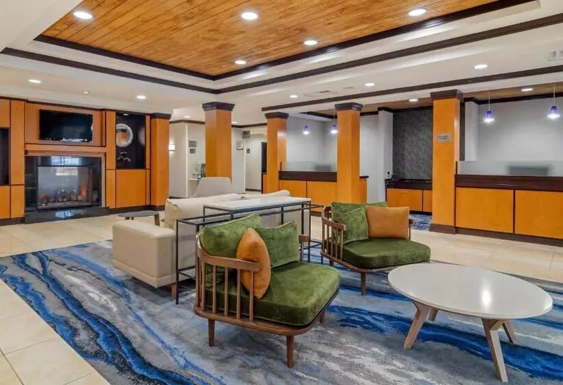 Отель Fairfield Inn & Suites By Marriott Commerce