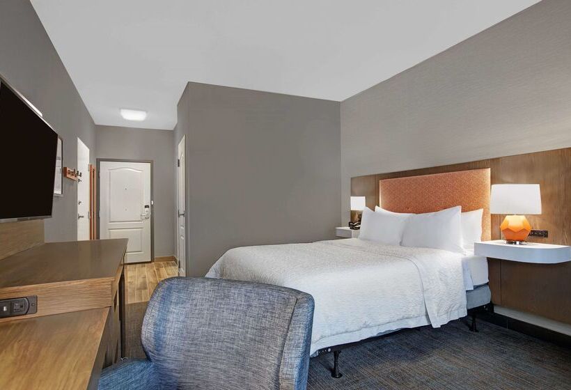 Отель Hampton Inn Keokuk
