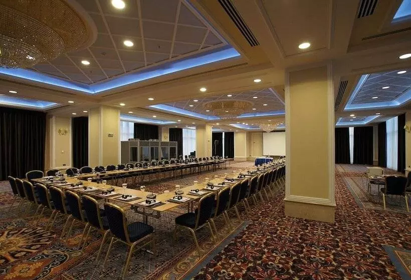 هتل Ramada Plaza By Wyndham Gevgelija