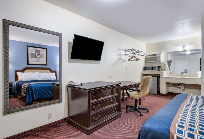 Отель Rodeway Inn & Suites Blythe I 10