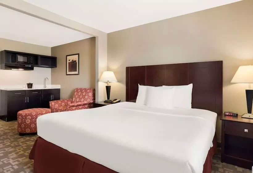 ホテル Suburban Studios Berwick  Morgan City