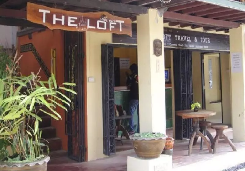 Hotel The Loft Samui Rowhouse Hostel