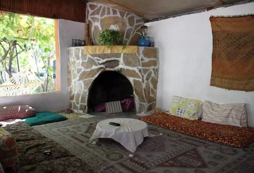 پانسیون Rose Hotel B&b