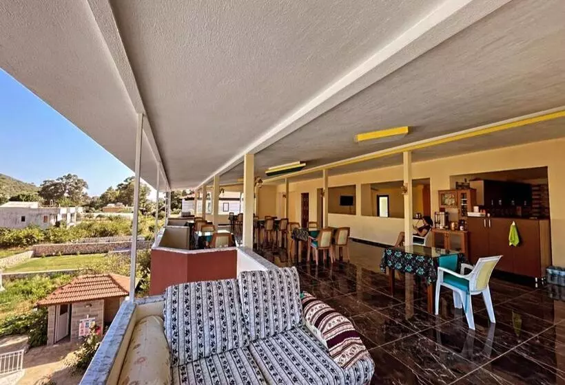 پانسیون Rose Hotel B&b