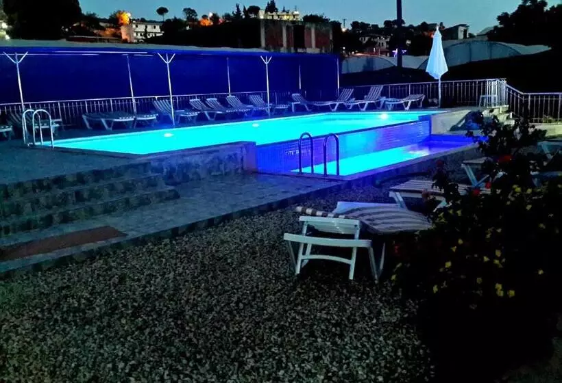 پانسیون Rose Hotel B&b