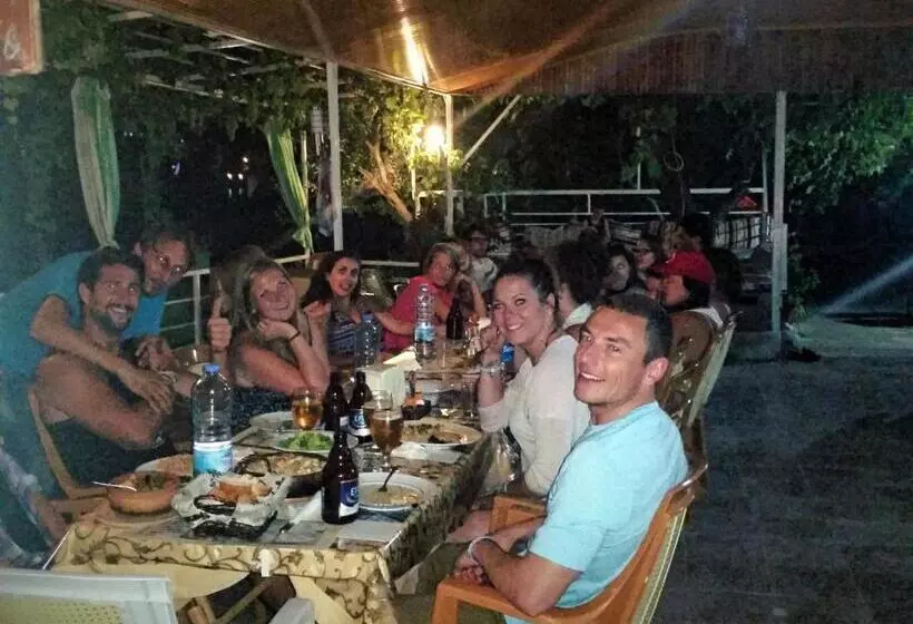 پانسیون Rose Hotel B&b