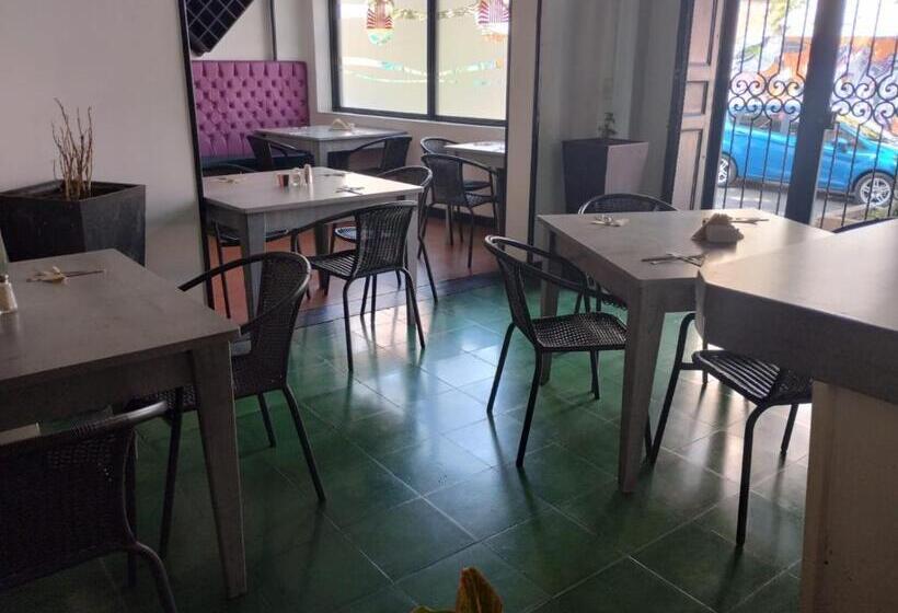 בית מלון כפרי Puerta De San Antonio