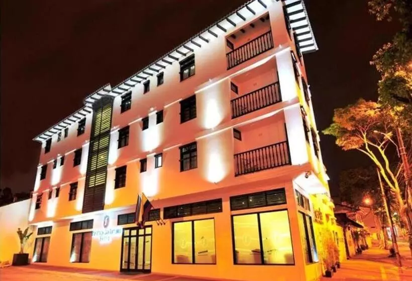 Hotel Puerta De San Antonio