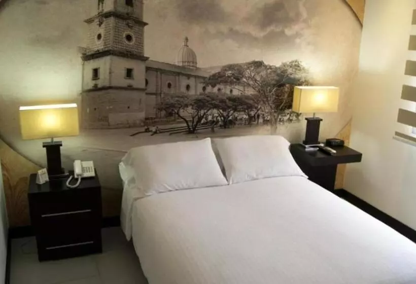 Hotel Puerta De San Antonio