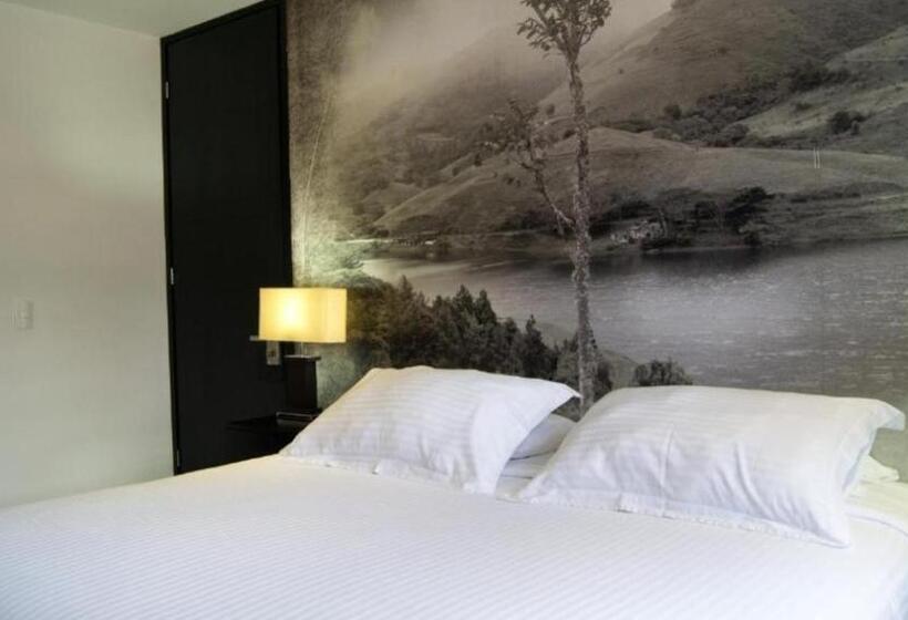 בית מלון כפרי Puerta De San Antonio