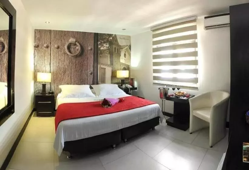 Hotel Puerta De San Antonio