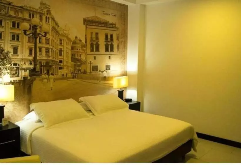 Hotel Puerta De San Antonio