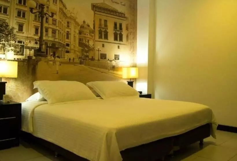 Hotel Puerta De San Antonio