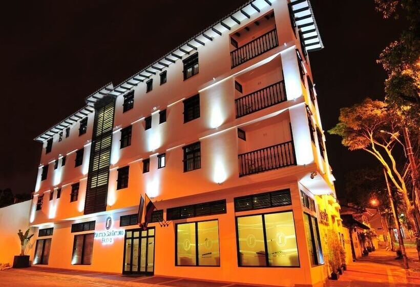 בית מלון כפרי Puerta De San Antonio