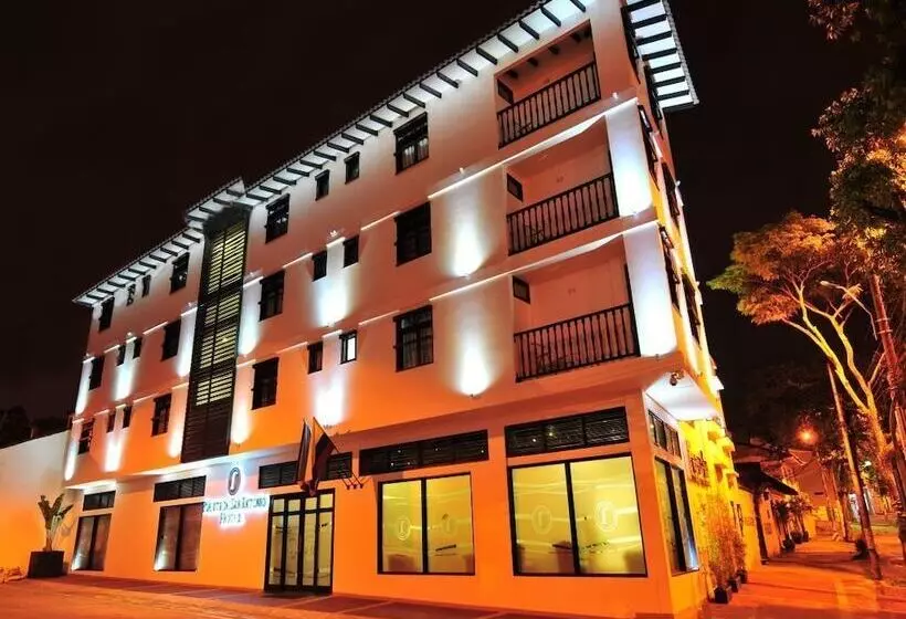 Hotel Puerta De San Antonio