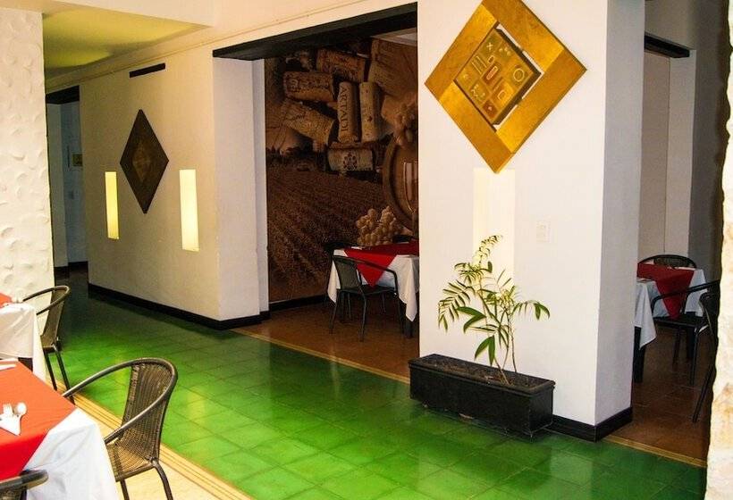 בית מלון כפרי Puerta De San Antonio