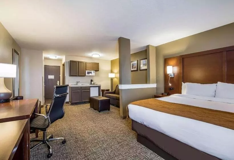 ホテル Comfort Inn & Suites Fairborn Near Wright Patterson Afb