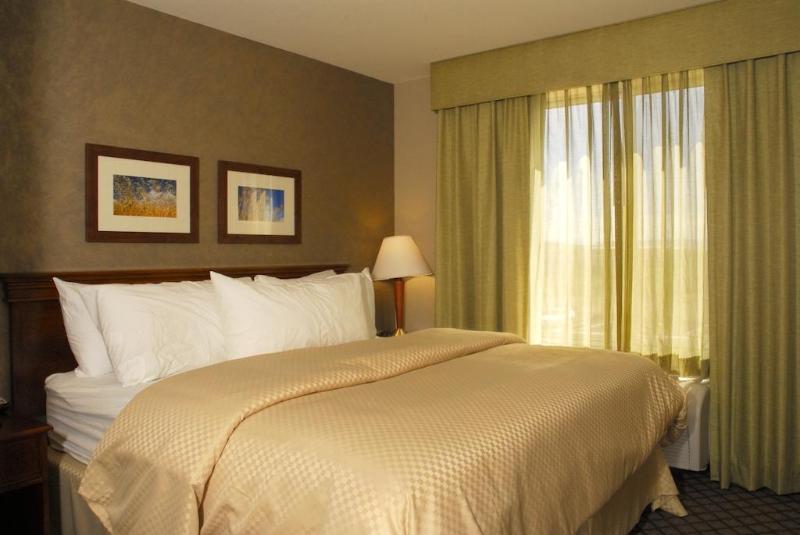 בית מלון כפרי Comfort Suites Fernley