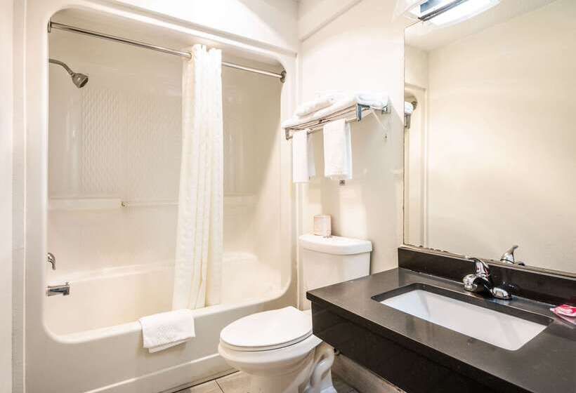 호텔 Econo Lodge Glade Springs I 81