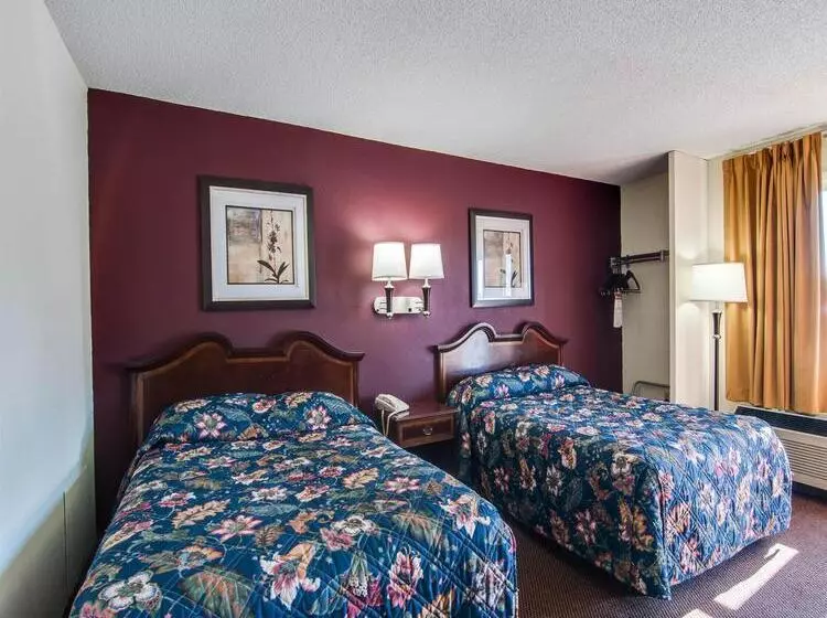 ホテル Econo Lodge Glade Springs I 81