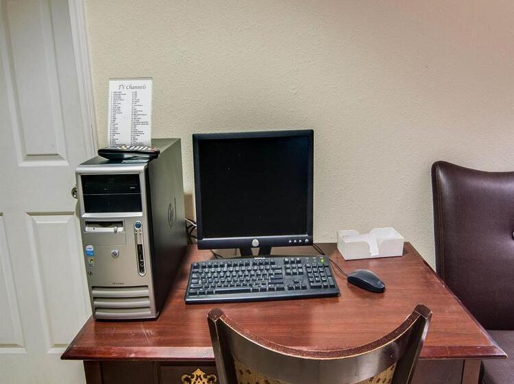 호텔 Econo Lodge Glade Springs I 81