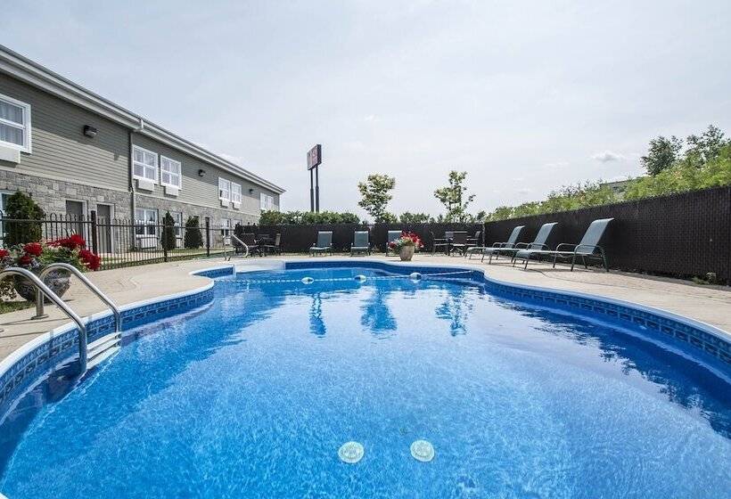 בית מלון כפרי Econo Lodge Inn & Suites