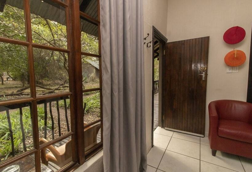 ホテル Emdoneni Lodge