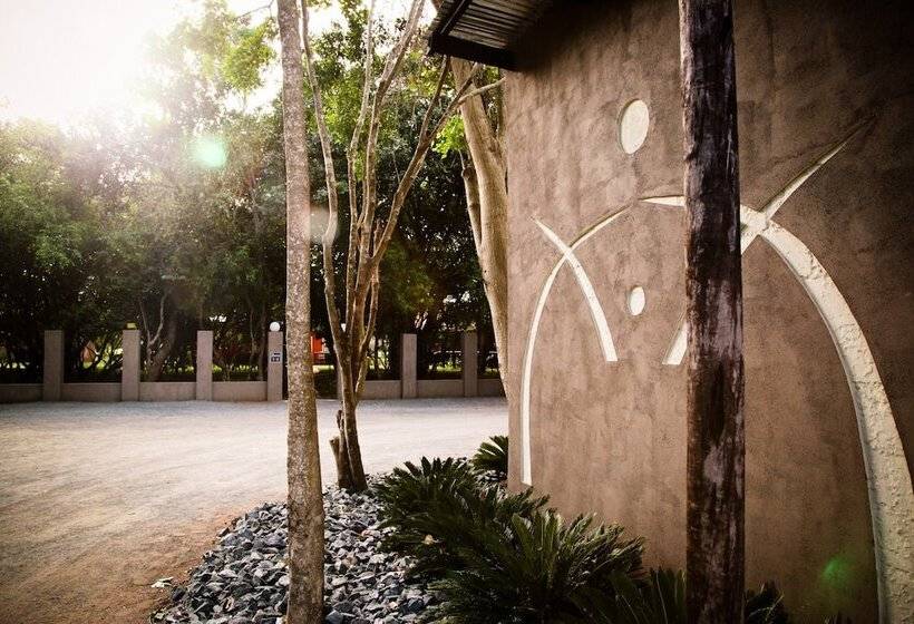 ホテル Emdoneni Lodge