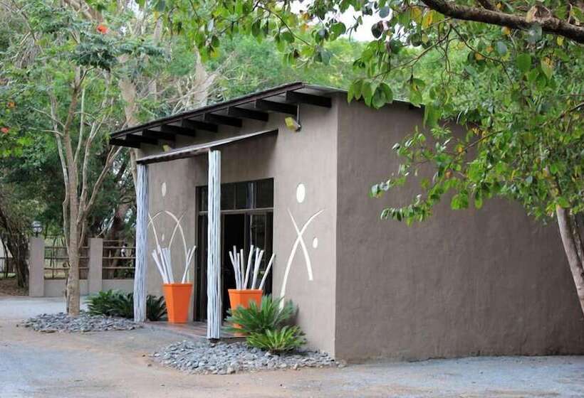 ホテル Emdoneni Lodge