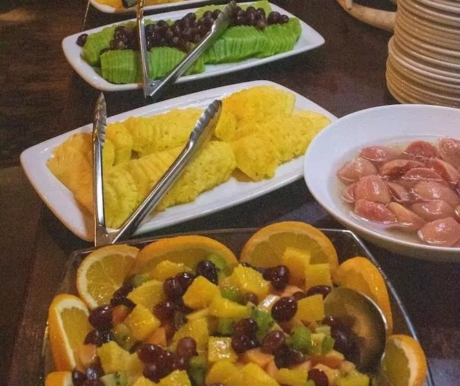 ホテル Emdoneni Lodge