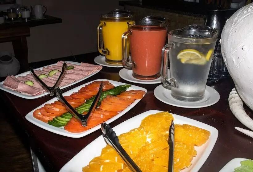 ホテル Emdoneni Lodge