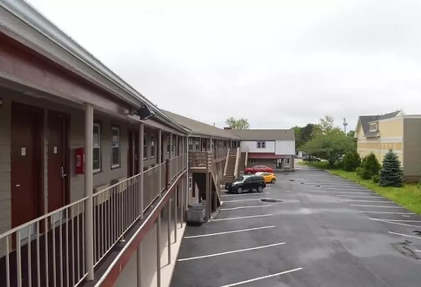 酒店 Hyannis Host Inn