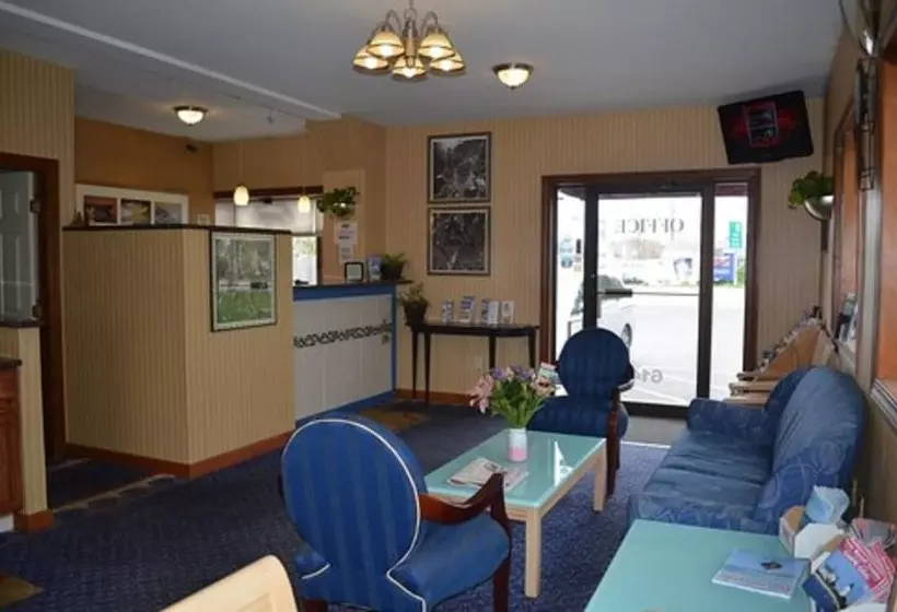 酒店 Hyannis Host Inn