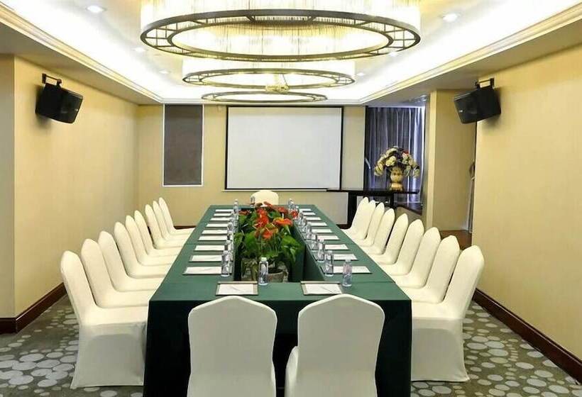 The La Hotel 新世界伟瑞酒店