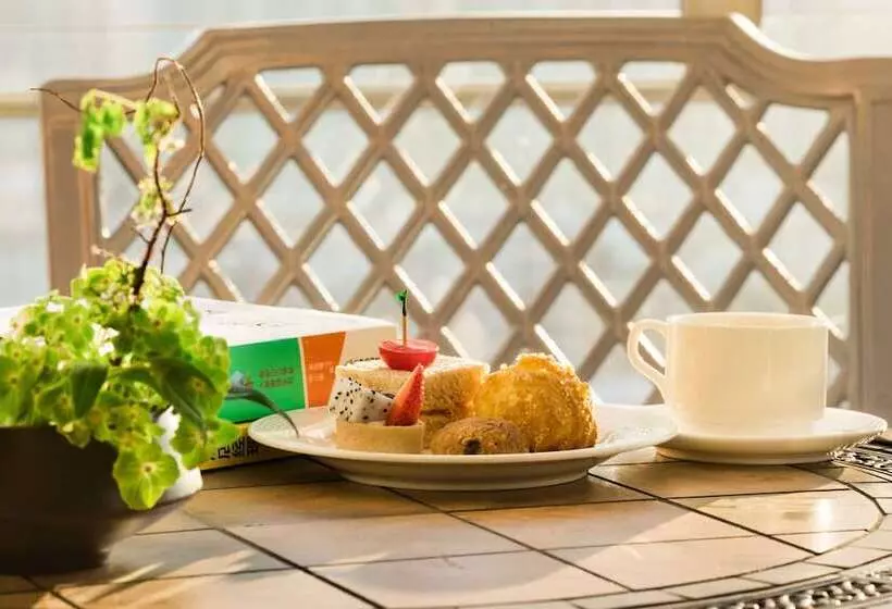 The La Hotel 新世界伟瑞酒店