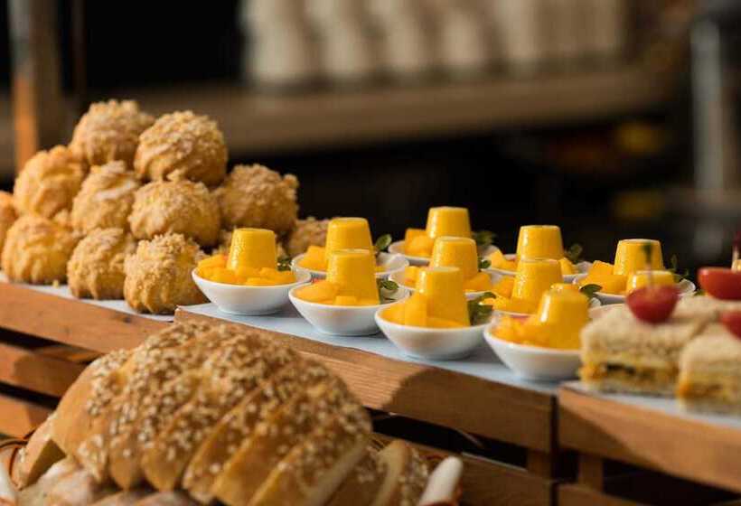 The La Hotel 新世界伟瑞酒店