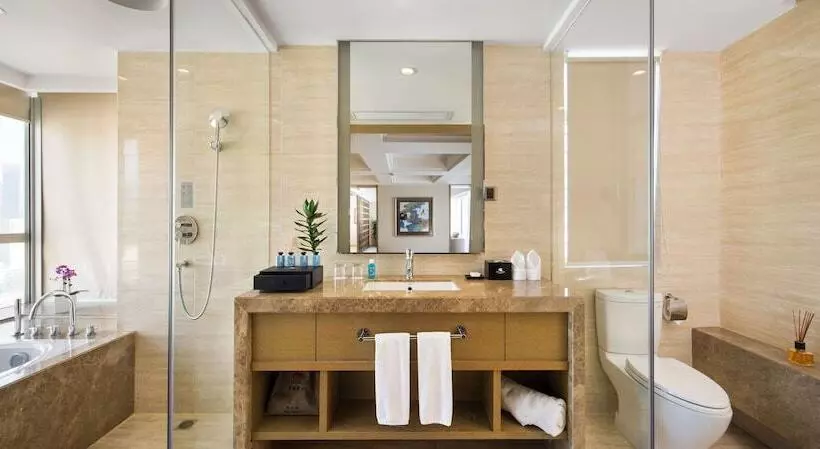 The La Hotel 新世界伟瑞酒店